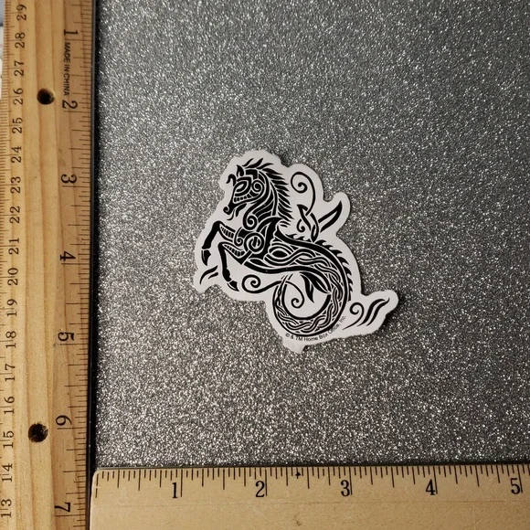 10/$10 GAME OF THRONES waterproof Sticker - Picture 2 of 7